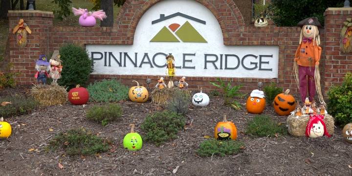 Monthly decorating tradition brings neighbors together at Pinnacle Ridge
