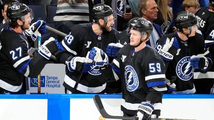 Guentzel, Cirelli each score 2 as Lightning beat Ducks 4