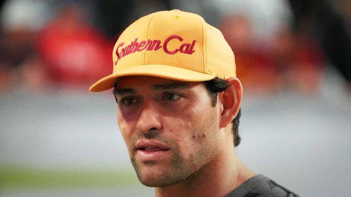 Ex-QB Mark Sanchez stabbed in frightening incident