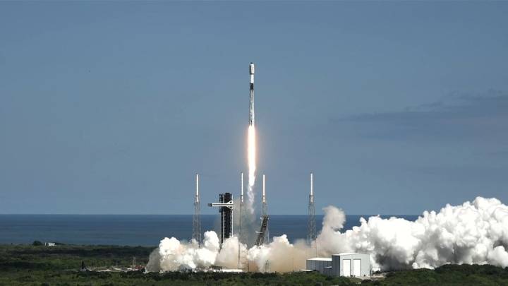 SpaceX launches 29 Starlink satellites to orbit from Florida