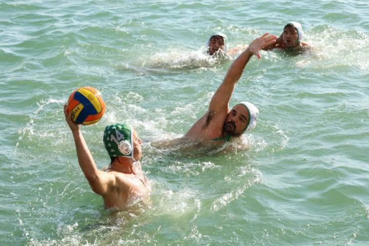 In Lake Michigan’s Swells, A Water Polo Club Is Building More Than A Pastime
