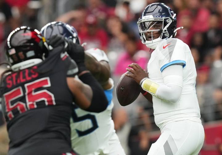 Deadspin | Titans pull off remarkable late rally to beat Cardinals for first win