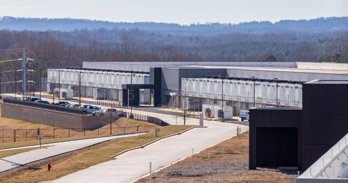 Apple shipping American-made servers to North Carolina data center, other facilities