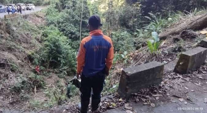 Desbarrancamiento de vehículo dejó a un niño de años muerto en la carretera Cata