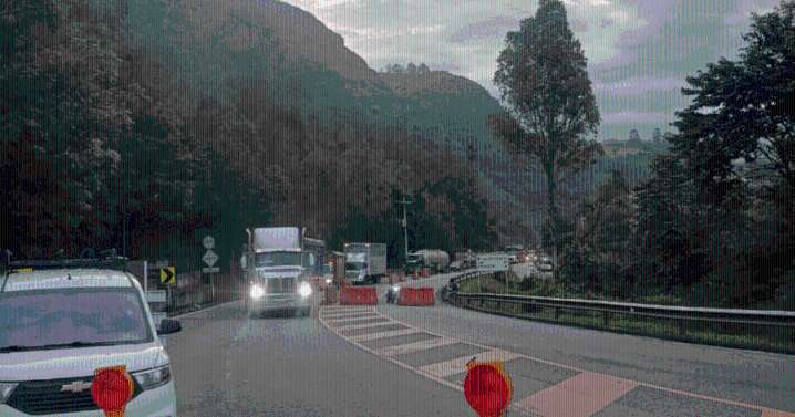 Pico y placa 4×2 en la Vía al Llano: así está la movilidad este 2 de octubre