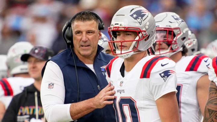 Drake Maye praises Mike Vrabel for handling of emotional Titans game