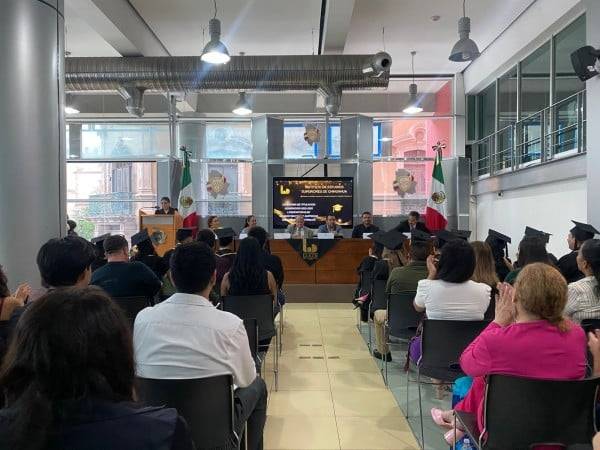 Video.- Celebra Instituto de Estudios Superiores de Chihuahua Ceremonia de Titulación