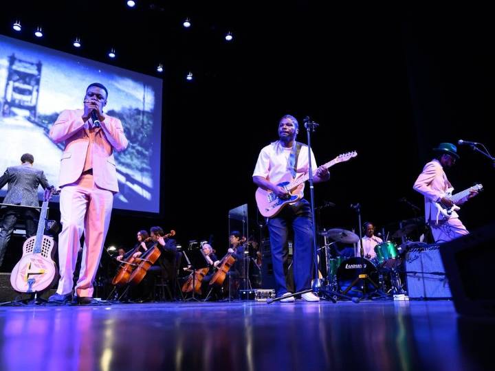 Iconic actor will not perform live but plans to attend Nov. 6 concert