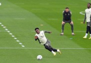 Vinicius se somete al plebiscito del Bernabéu tras el perdón de Xabi Alonso