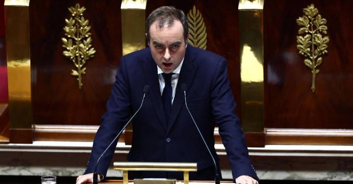 Lecornu anuncia la suspensión de la reforma de las pensiones para evitar que caiga el gobierno de Francia