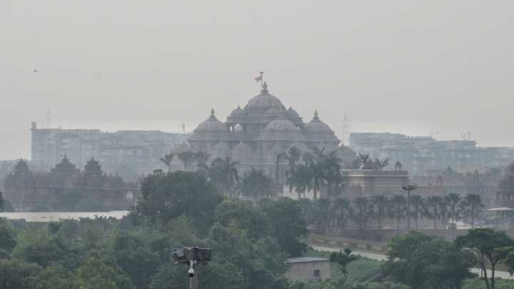 Delhi’s AQI hits ‘severe’ levels after Diwali; residents call city a ‘gas chamber’: ‘My throat is burning’