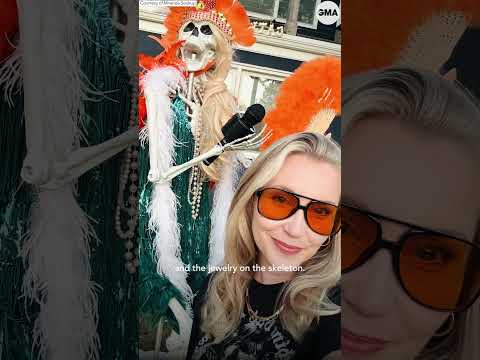 Woman's Taylor Swift-inspired Halloween lawn display goes viral