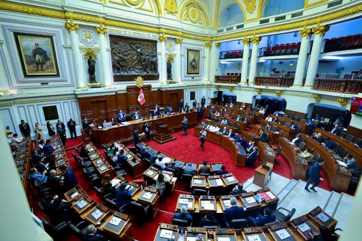 Congreso debate esta noche admisión de mociones de vacancia contra Dina Boluarte