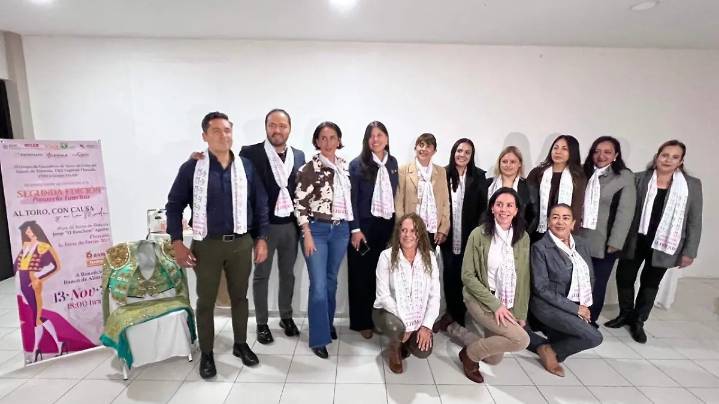 Moda, arte y solidaridad se unen en la segunda edición de “Al toro, con causa y a la moda”