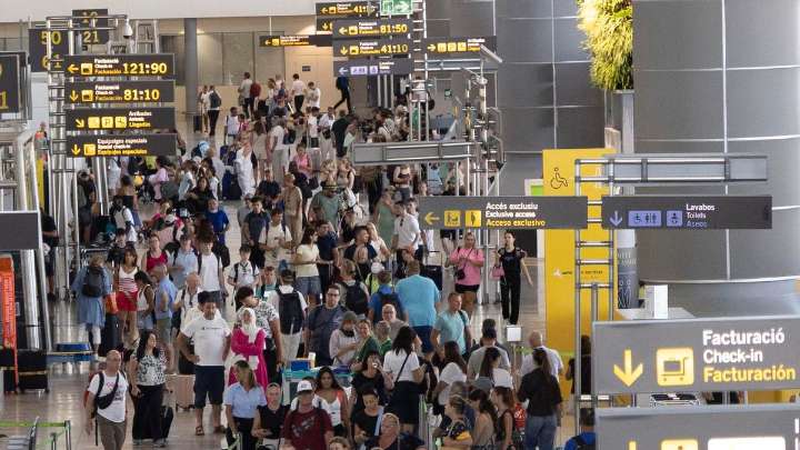 ¿Te han desviado el vuelo a Alicante? Esto es lo que debes hacer si eres uno de los afectados