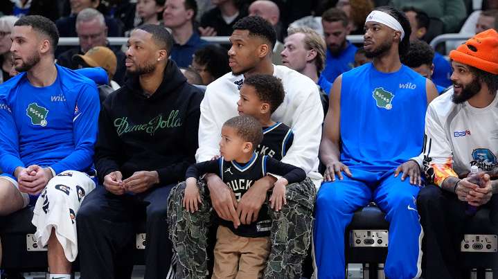 Bucks’ Giannis Antetokounmpo refutes report of family moving to Greece permanently
