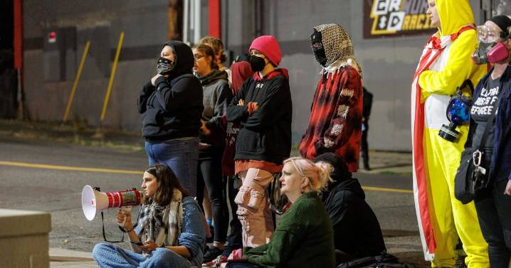 California National Guard Members Arrive in Portland