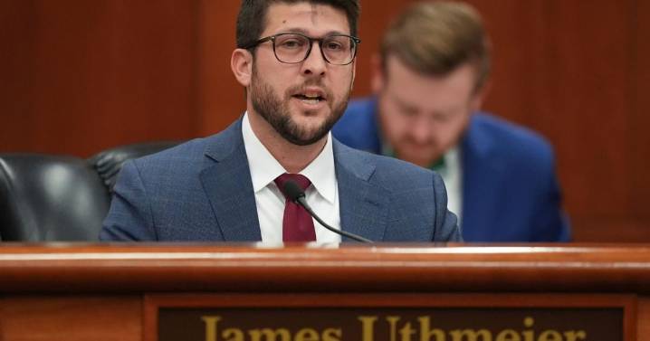 Algunos agentes aún aplican ley de inmigración en Florida, a pesar de suspensión