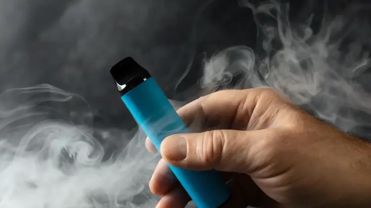 Jóvenes de Arizona logran prohibir el vapeo en espacios públicos con una campaña silenciosa