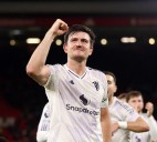 Liverpool cayó de local ante Manchester United 2-1 y sumó tercera derrota consecutiva en la Premier