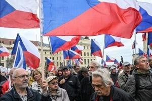Czechs head to polls with billionaire ex-premier tipped to come first