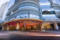 The St. Regis Mexico City impulsa el arte mexicano con una instalación del Día de Muertos