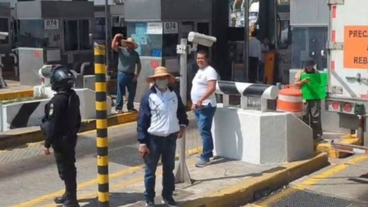 Estudiantes de FES Cuautitlán toman caseta de Tepotzotlán; piden mejoras en vialidades y seguridad