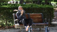 Un sistema de pensiones de cuentas nocionales elevaría la jubilación a los que más cotizan y más tiempo, y reduciría el gasto un 40%