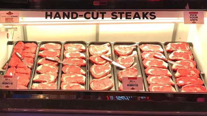The Only Type Of Steak Texas Roadhouse Doesn't Cut In