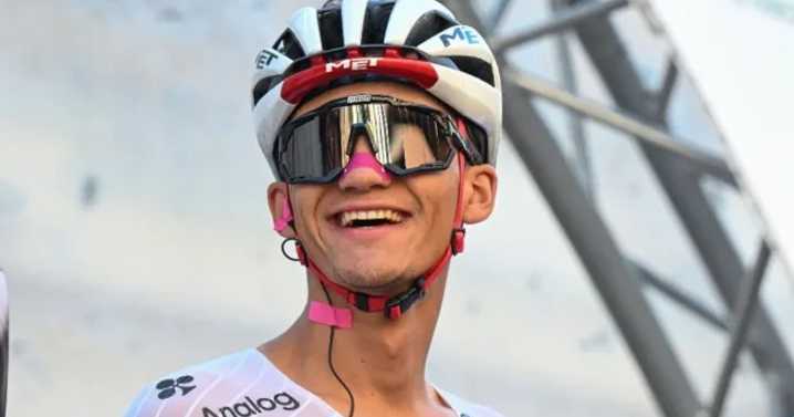 Isaac del Toro celebra regreso al Criterium Internacional de La Nucía