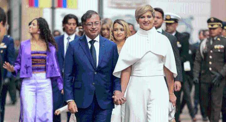 Petro confirma estar separado de su esposa "hace años": "La perjudican gratuitamente" Respondiendo al precandidato Juan Manuel Galán sobre la inclusión en Lista Clinton.