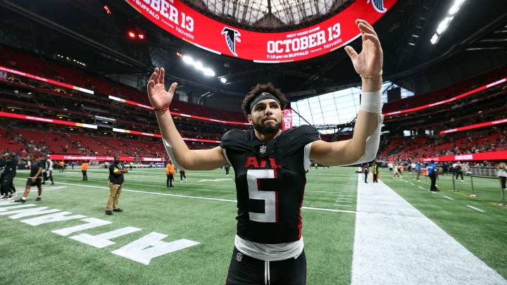 Falcons face Bills in primetime throwback showdown