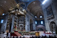 Man desecrates altar of St. Peter's Basilica
