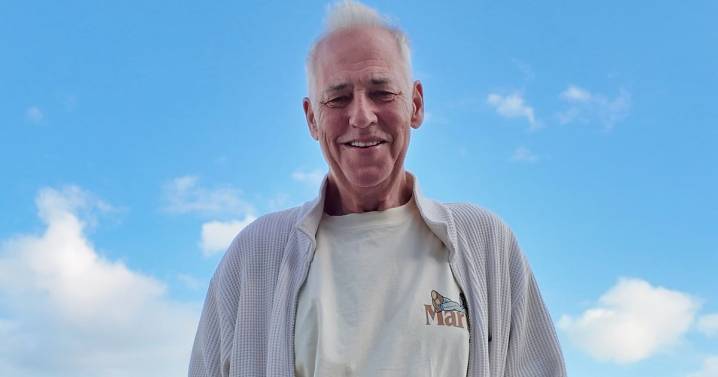 Michael Barrymore in row with shopkeeper over cigarettes