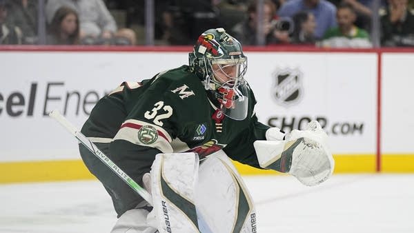 Wild sign Filip Gustavsson to 5