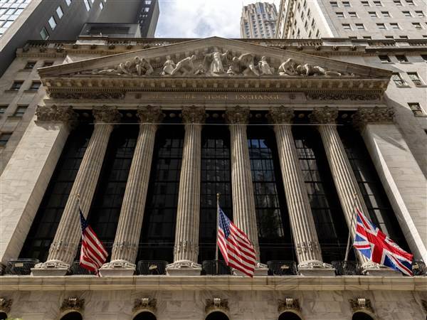 Stocks wobble as trade tensions between U.S. and China escalate