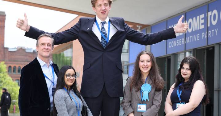 Absolutely massive world leaders to rival the 7'2" Never Ending Tory