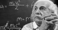 La carta que Albert Einstein escribió antes de morir y desafía como nunca antes a todas las religiones: "La palabra Dios no es..."