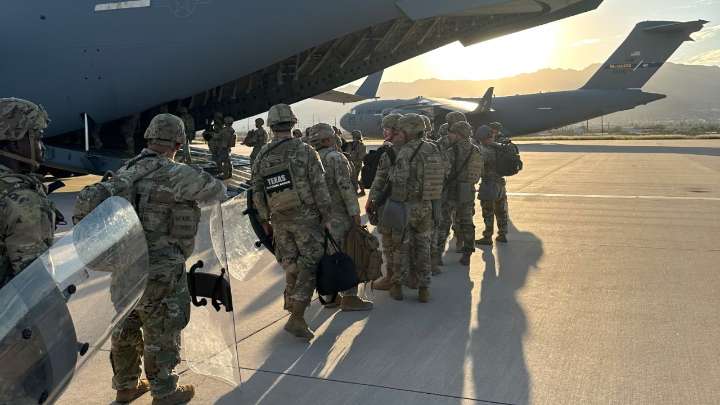 Texas National Guard members arrive in Chicago area