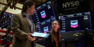 Mercados: bajan las acciones y los bonos, con expectativa por definiciones sobre la ayuda de EEUU