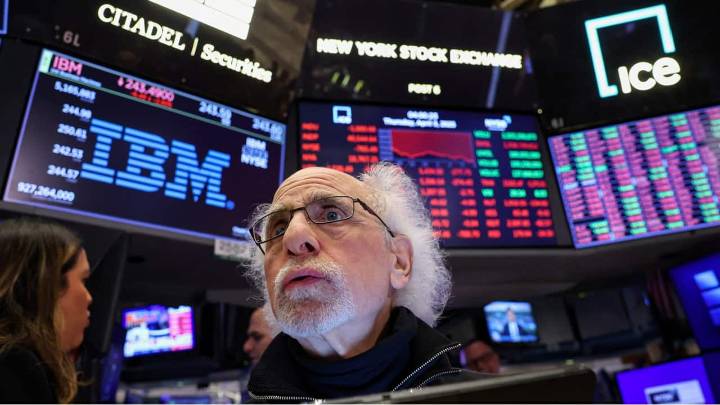 Wall Street futures decline up to 1% amid US federal shutdown; Apple, NVIDIA, Amazon drop in pre
