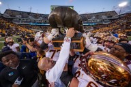 Gophers football: P.J. Fleck corrects Iowa fans over fair catch kerfuffle
