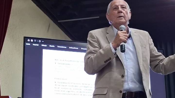 Francisco Castillo alerta que la nueva Ley General de Aguas posterga el cumplimiento de este derecho humano