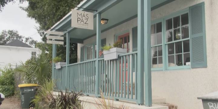 ‘We can help each other’: Savannah counseling center steps up with food drive amid SNAP benefit uncertainty