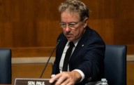 Senadores de EU planean forzar la votación para prohibir un ataque terrestre en Venezuela