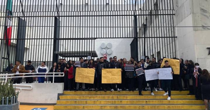 SAT promete diálogo a trabajadores tras paro de labores en algunas oficinas