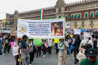Protestan policías frente a Palacio Nacional tras agresiones del 2 de octubre