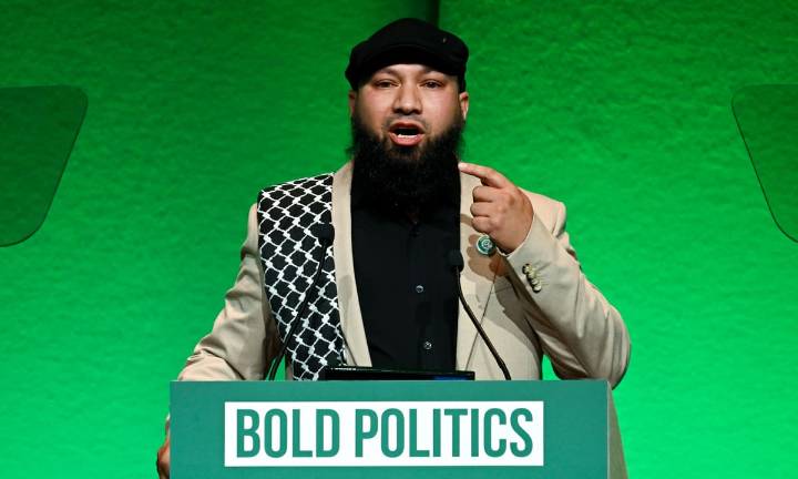 Police investigate racial abuse of Green deputy leader at London station