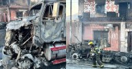 Infierno en Santa Catarina, Nuevo León; incendio consume autos y casas