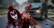 ¿Qué le pasó a Gene Simmons? Hospitalizaron a fundador de Kiss tras aparatoso accidente automovilístico